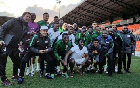 Rohr and players of Super Eagles